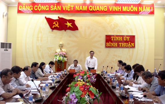Phó Chủ tịch Lê Bá Trình phát biểu tại buổi làm việc