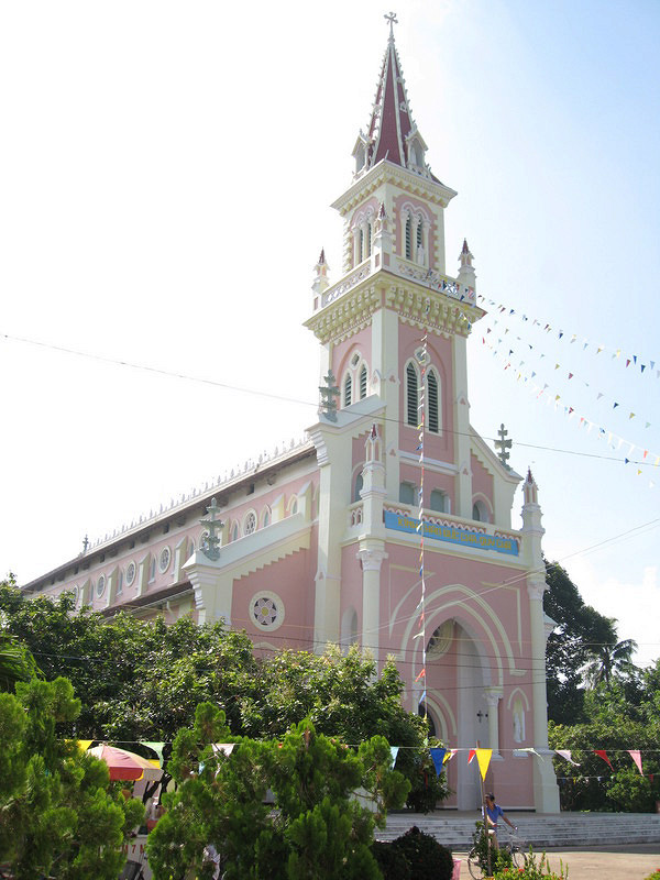 Nhà thờ họ đạo Vĩnh Kim (GP. Vĩnh Long)