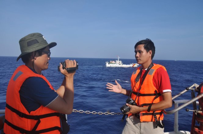 Các nhà báo tác nghiệp trên biển góp phần bảo vệ Tổ quốc. (ảnh: CTV)