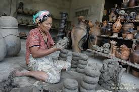 Bầu Trúc còn được coi như một bảo tàng mang đặc tính gốm truyền thống của dân tộc Chăm. Ảnh: Văn Hải