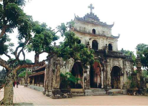Nhà thờ thánh Rôcô trong quần thể nhà thờ Phát Diệm.