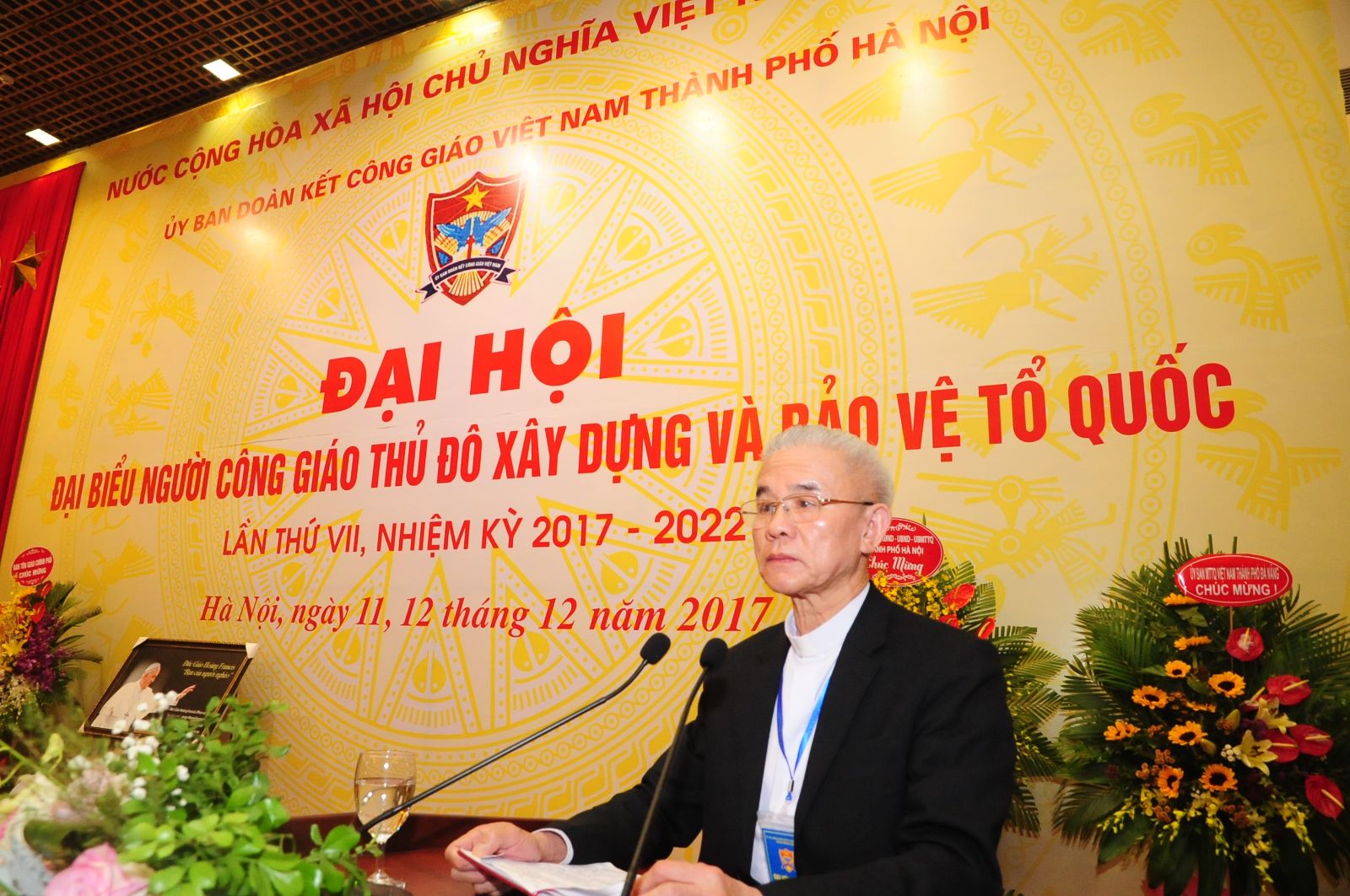 Linh mục Giuse Trần Xuân Mạnh, Quyền Chủ tịch, Tổng Thư ký UBĐKCGVN phát biểu tại Đại hội. Ảnh: MC