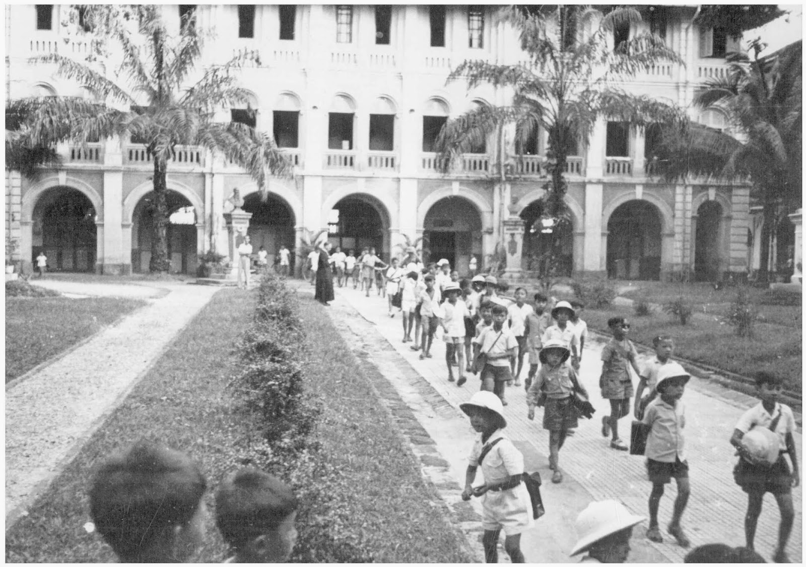 Trường La San Taberd – Sài Gòn để tưởng nhớ Đức cha Taberd, Giám mục Nam kỳ từ 1830 đến 1840. Ảnh: TL