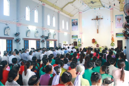 Thánh lễ bế mạc tuần Chầu lượt thay mặt địa phận tại giáo xứ Cổ Định. Ảnh: CTV