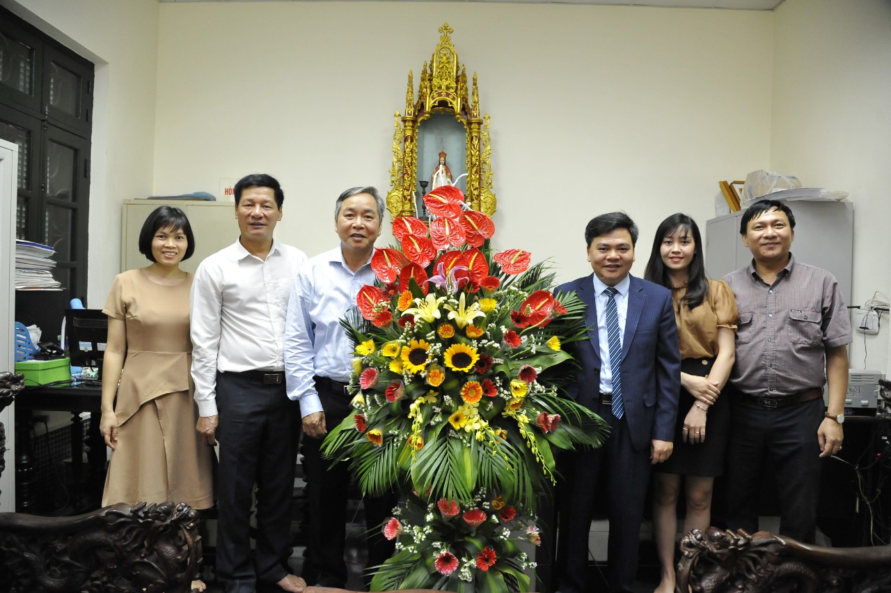 Đoàn Ủy ban Đoàn kết Công giáo Việt Nam chúc mừng Báo Người Công giáo Việt Nam