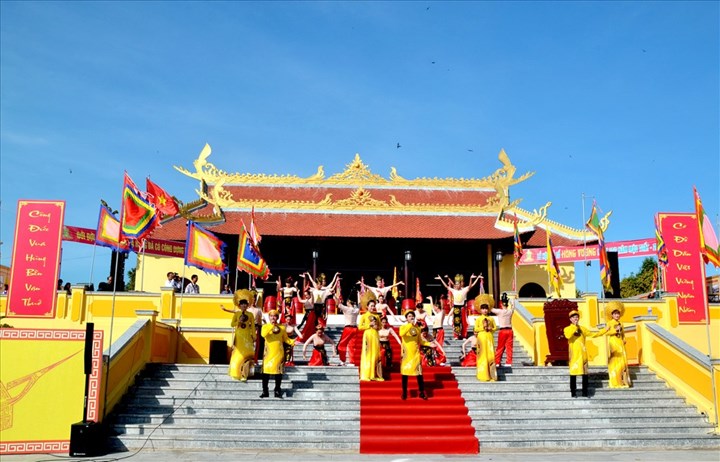Đền Hùng Quốc tổ Tân Hiệp tọa lạc tại thị trấn Tân Hiệp, huyện Tân Hiệp, tỉnh Kiên Giang. (Ảnh: Lục Tùng