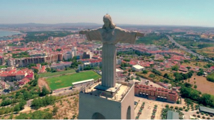 Tượng Chúa Kitô Vua là một trong những di tích mang tính biểu tượng nhất của Lisbon. Ảnh: CTV