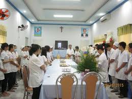 Đội ngũ nhân viên phòng khám hiện có các bác sĩ đông và tây y, y sĩ và các điều dưỡng tốt nghiệp tại các trường đại học và cao đẳng về y tại Việt Nam. Ảnh: CTV