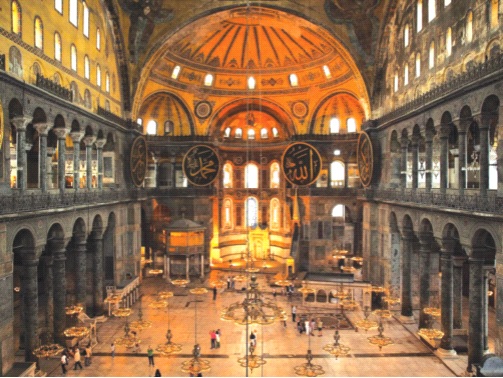 Nhà thờ Hagia Sophia là nơi hội tụ của nhiều nền văn minh. Ảnh: CTV