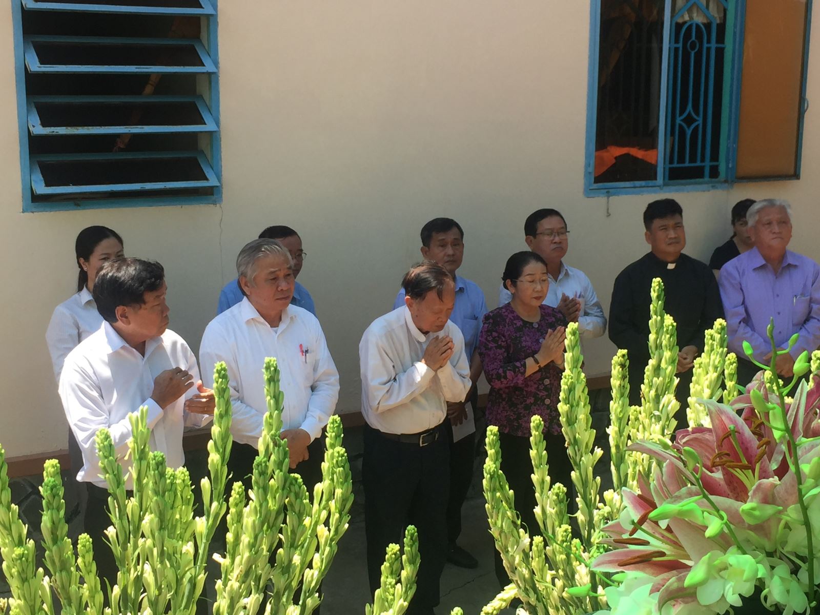 Ủy ban ÐKCG Việt Nam TPHCM viếng mộ linh mục Phêrô Nguyễn Công Danh. 