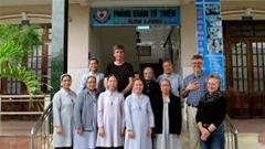 Dấn thân phục vụ tha nhân