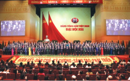 Ban Chấp hành Trung ương Đảng khóa XIII ra mắt Đại hội. Ảnh: CTV