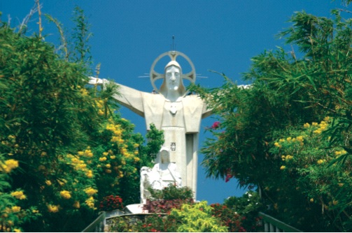 Tượng Chúa Kitô trên đỉnh Núi Tao Phùng. Ảnh: CTV 