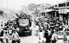 Nhân dân miền Nam mừng chiến thắng ngày 30/4/1975. Ảnh: CTV