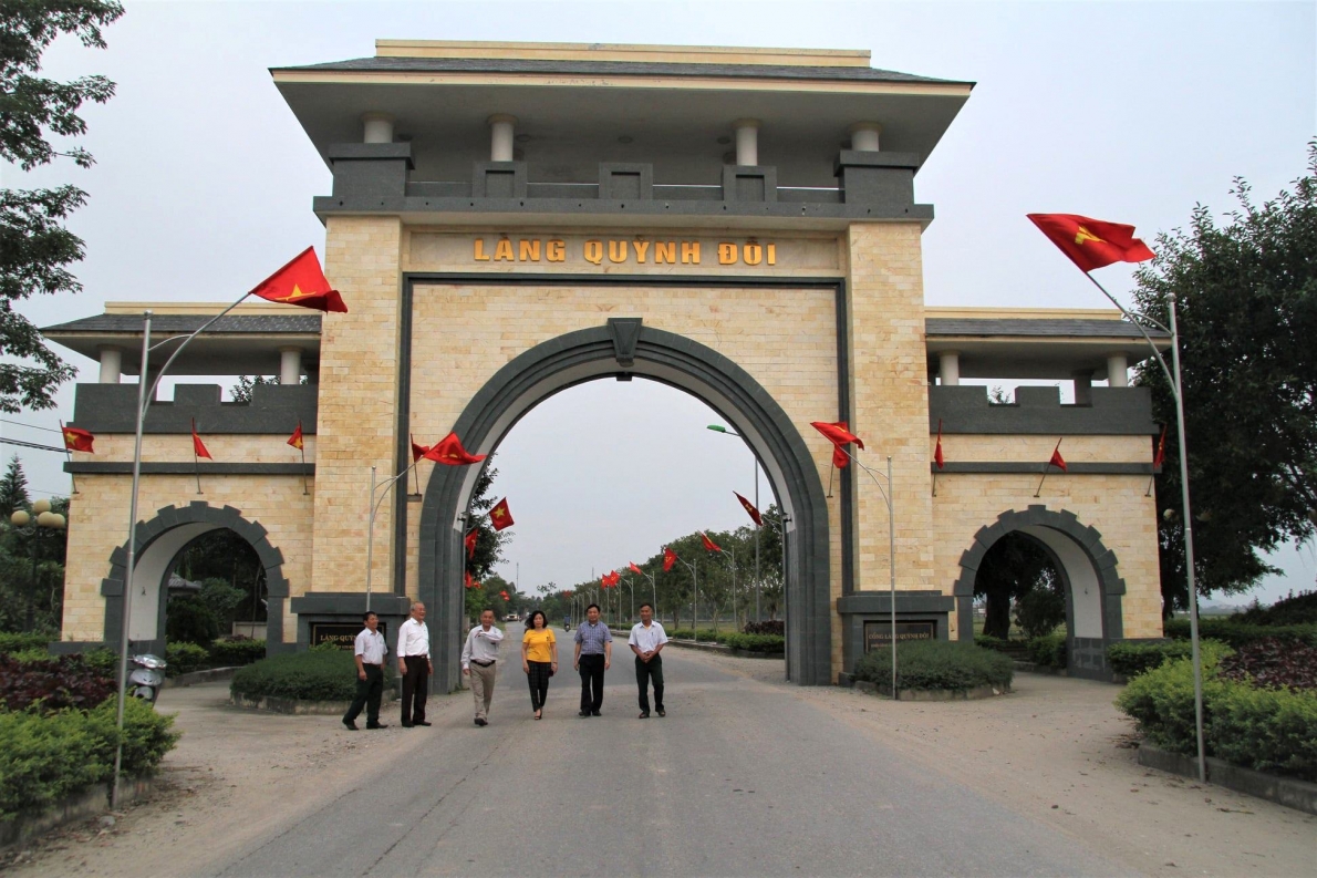 Cổng làng Quỳnh Đôi. Ảnh: TL 