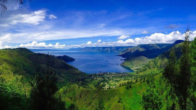 Hồ Toba ở Indonesia 