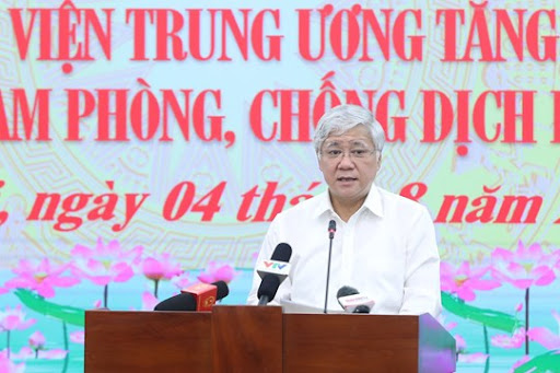 Chủ tịch Ủy ban Trung ương MTTQ Việt Nam Đỗ Văn Chiến phát biểu tại buổi gặp mặt cán bộ y tế các bệnh viện Trung ương tăng cường các tỉnh, thành phố phía Nam phòng, chống dịch COVID-19. 
