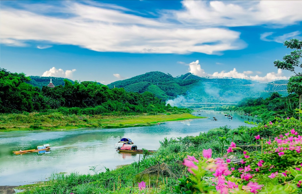 Sông Ngàn Phố thuộc địa phận H.Hương Sơn (Hà Tĩnh). Ảnh: Hà Hoa