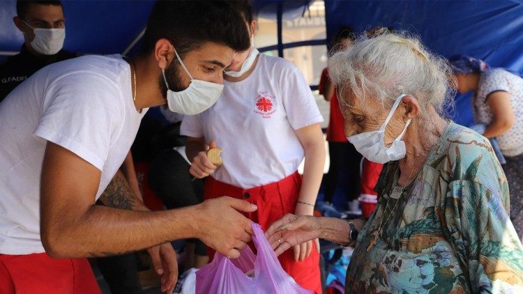 Caritas hỗ trợ người già 