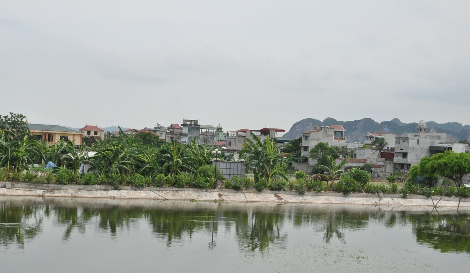 Không gian thân thiện môi trường tại khu dân cư có đông giáo dân Công giáo sinh sống thuộc huyện Thanh Liêm, Hà Nam. Ảnh: BA