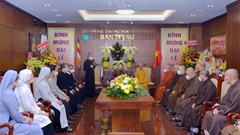 Tổng Giám mục Tổng Giáo phận TP.HCM thăm, chúc mừng Phật đản Phật lịch 2566