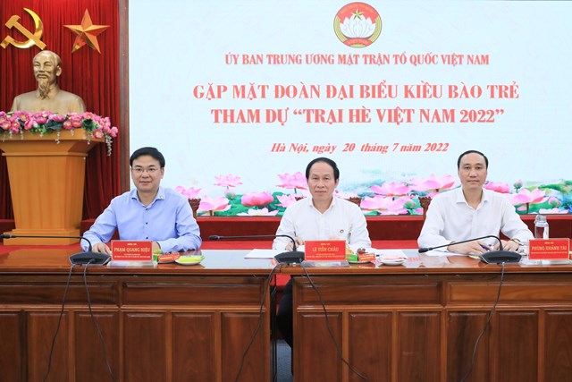 Phó Chủ tịch - Tổng Thư ký Lê Tiến Châu chủ trì và tham dự buổi gặp mặt. Ảnh: Quang Vinh