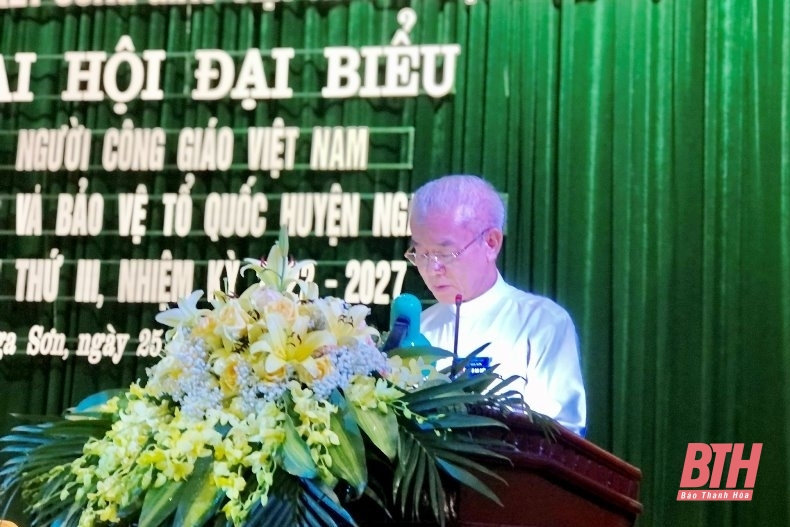 Linh mục Giuse Trần Xuân Mạnh phát biểu tại Đại hội.