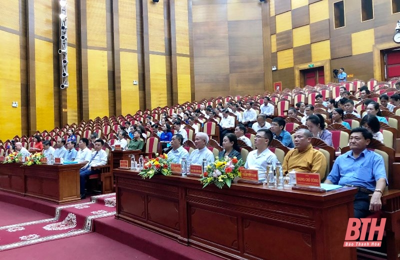 Các đại biểu dự hội nghị tổng kết 5 năm phong trào thi đua yêu nước “Sống tốt đời, đẹp đạo” trong đồng bào Công giáo trên địa bàn thị xã Bỉm Sơn, giai đoạn 2017-2022.