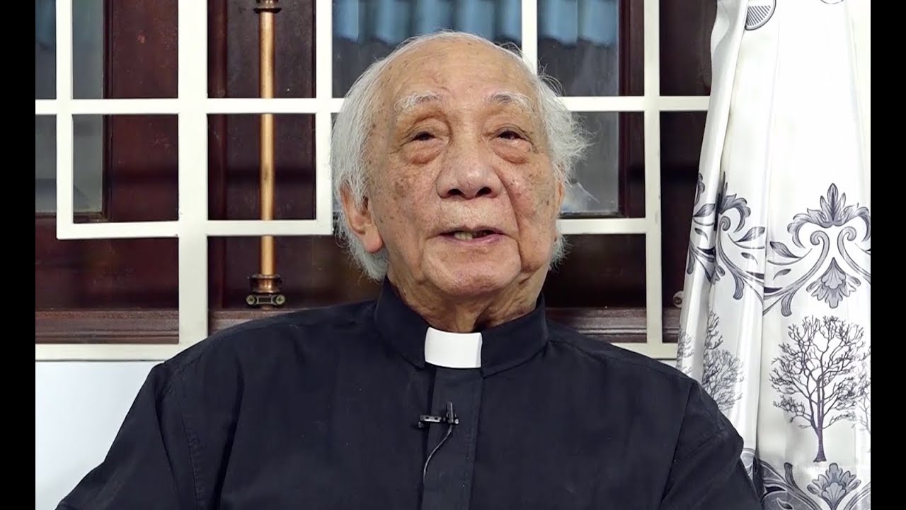 Linh mục nhạc sĩ Phêrô Nguyễn Kim Long có công phổ nhạc lời Việt cho bản Kinh Hòa Bình của thánh Phanxicô thành Assisi. 
