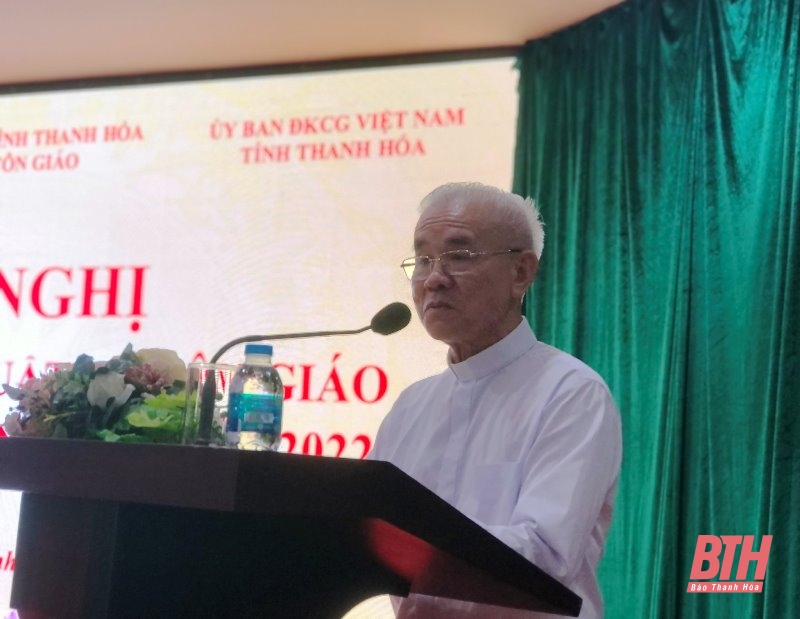Linh mục Giuse Trần Xuân Mạnh phát biểu khai mạc hội nghị.