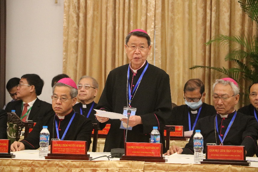 Đức Giám mục Phêrô Nguyễn Văn Khảm, Tổng Thư ký Hội đồng Giám mục Việt Nam phát biểu tham luận tại Hội nghị