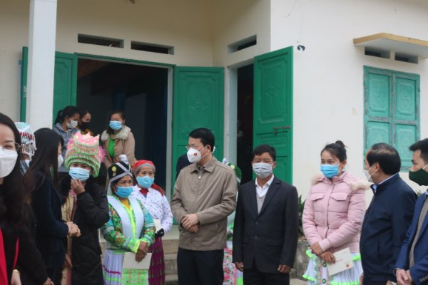 Lãnh đạo tỉnh Thái Nguyên thăm đồng bào DTTS tại xã Tràng Xá, huyện Võ Nhai, Thái Nguyên.