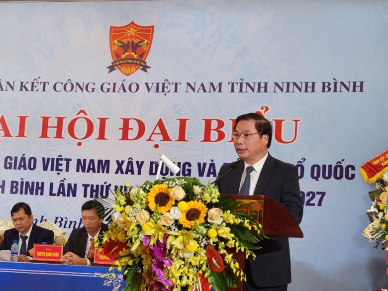 Phó Chủ tịch Thường trực UBND tỉnh Ninh Bình Tống Quang Thìn phát biểu tại Đại hội.