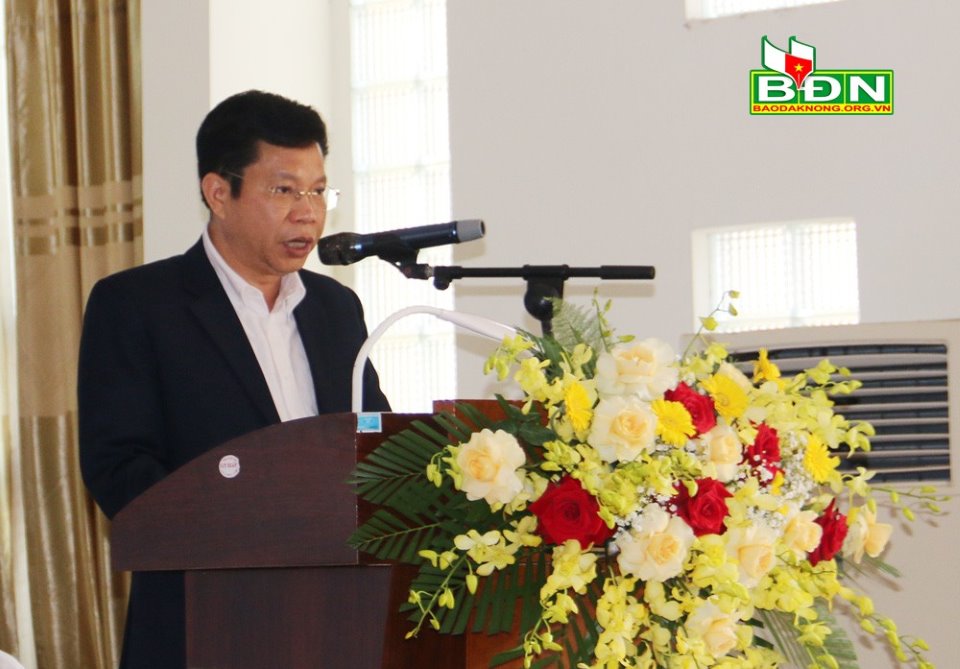Ông Lưu Văn Trung, Phó Bí thư Tỉnh ủy, Chủ tịch HĐND tỉnh phát biểu chào mừng hội nghị