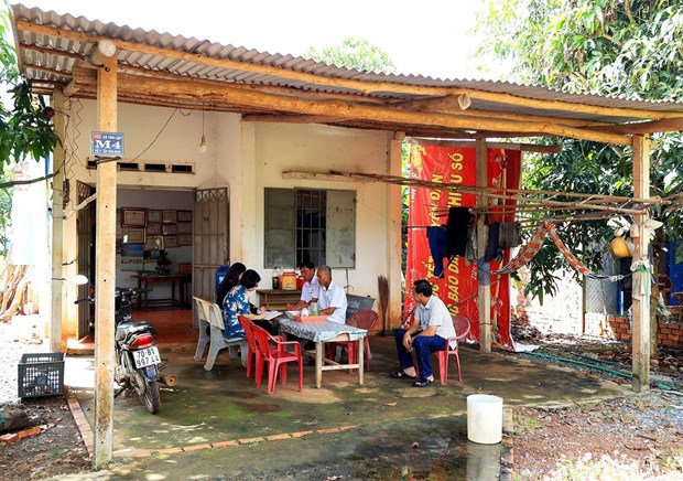 Tỉnh Tây Ninh tổ chức bồi dưỡng kiến thức an ninh quốc phòng cho hàng nghìn già làng, trưởng ấp và người có uy tín trên vùng biên giới và vùng dân tộc thiểu số. 