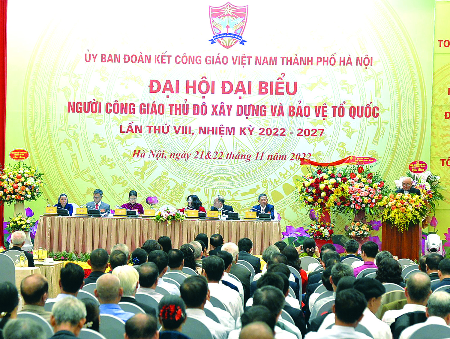 Linh mục Antôn Dương Phú Oanh phát biểu khai mạc đại hội.