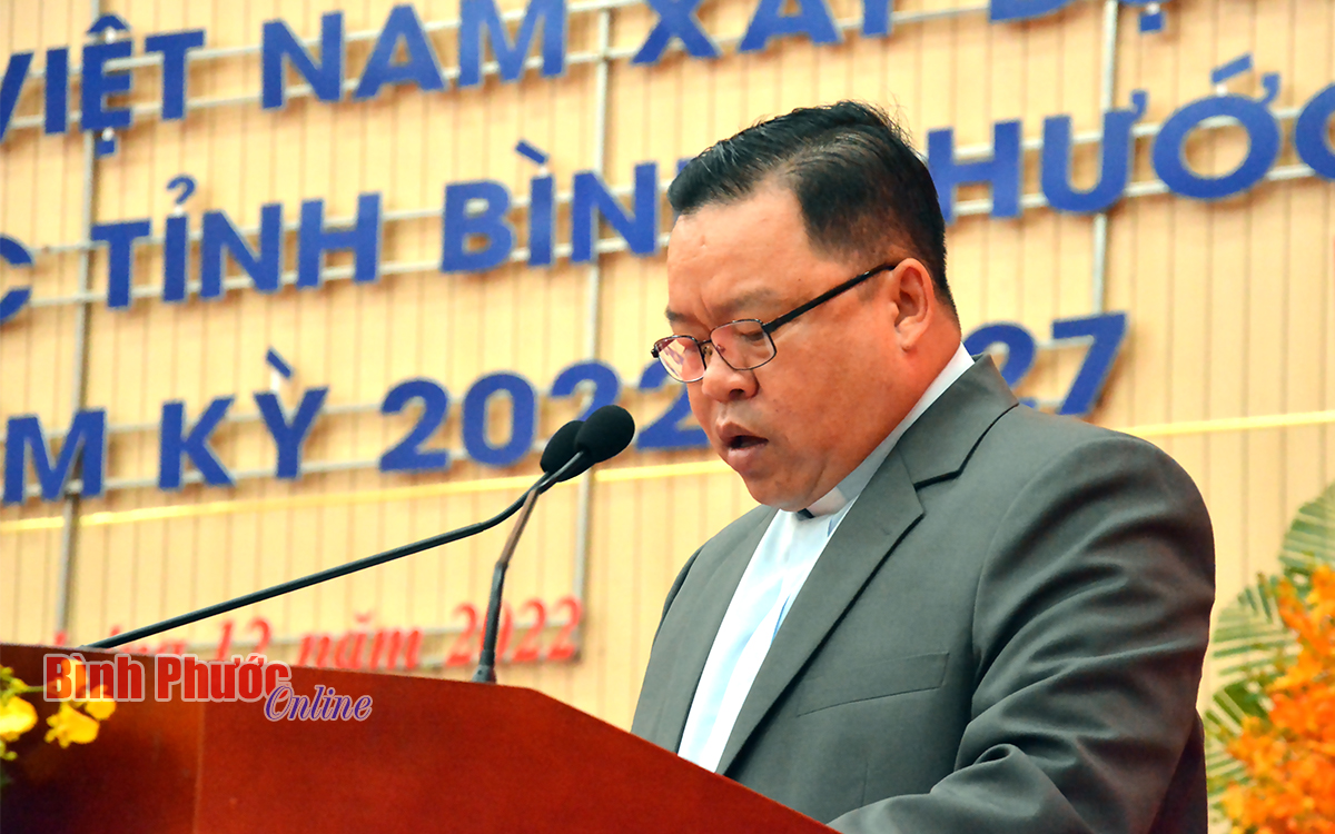Linh mục Nguyễn Minh Chánh, Chủ tịch Ủy ban Đoàn kết Công giáo Việt Nam tỉnh Bình Phước phát biểu khai mạc đại hội