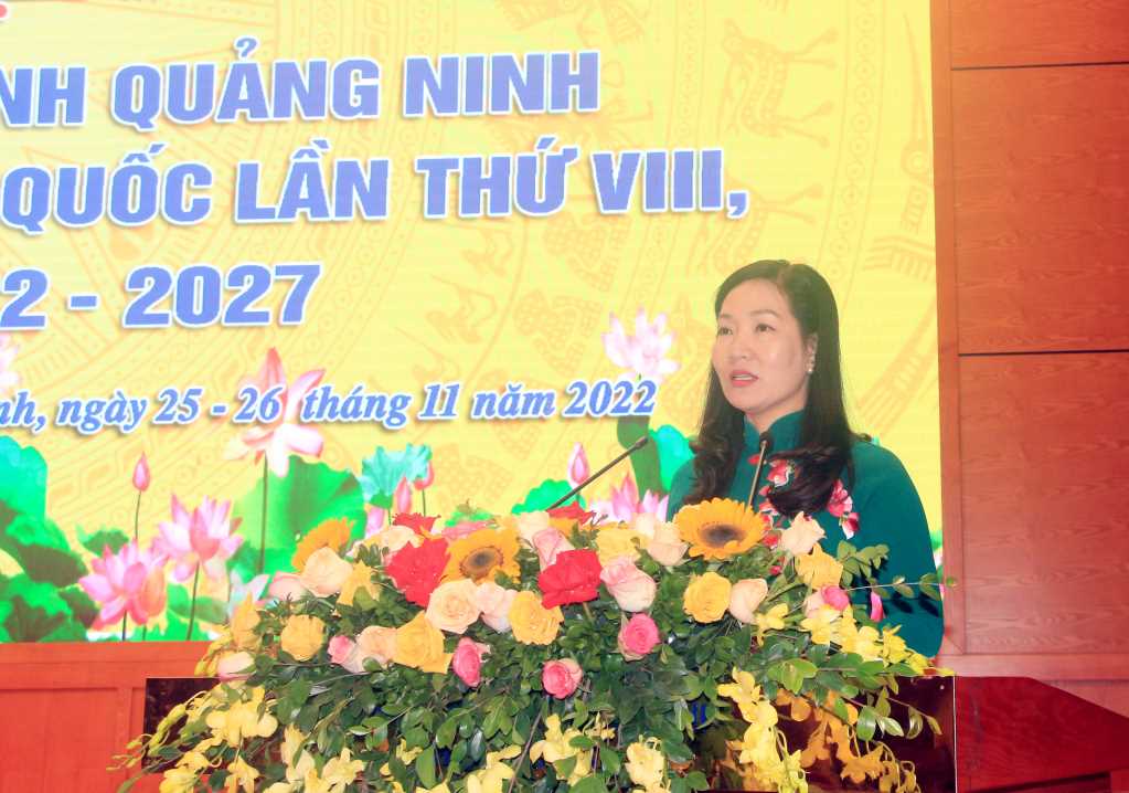 Bà Nguyễn Thị Hạnh, Phó Chủ tịch UBND tỉnh, phát biểu tại Đại hội.