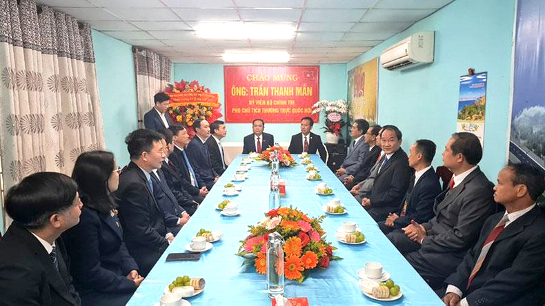 Phó Chủ tịch Thường trực Quốc hội Trần Thanh Mẫn chúc mừng Giáng sinh tại Hội truyền giáo cơ đốc Việt Nam.