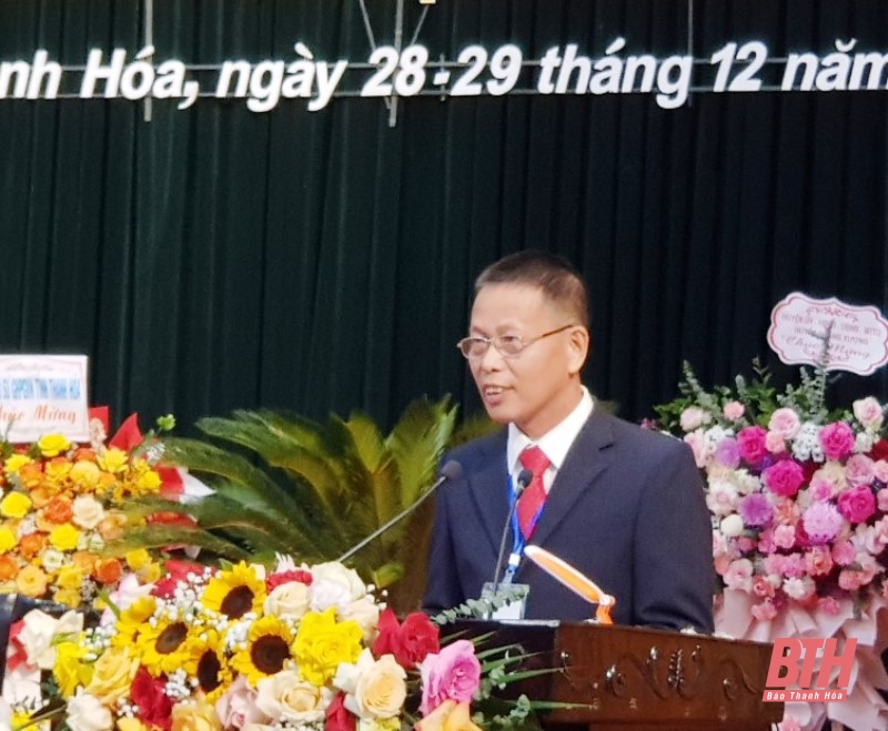Ông Trịnh Đình Giáp, Chánh trương giáo xứ Kẻ Đáng, xã Xuân Trường (Thọ Xuân) tham luận tại hội nghị.