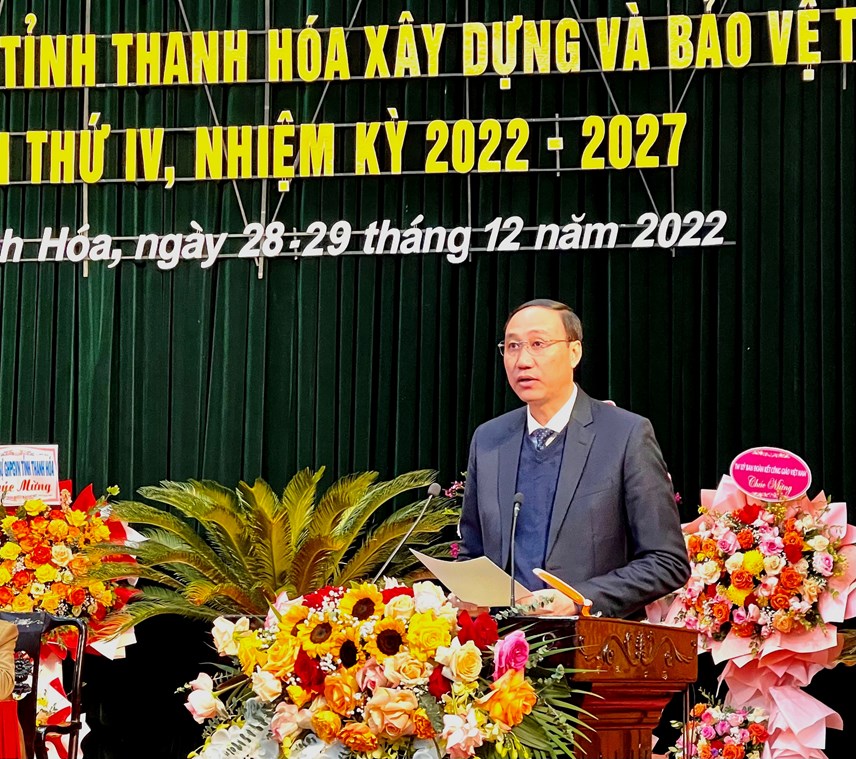 Phó Chủ tịch UBTƯ MTTQ Việt Nam Phùng Khánh Tài ghi nhận, biểu dương những đóng góp tích cực của Ủy ban ĐKCG tỉnh Thanh Hóa trong nhiệm kỳ vừa qua.