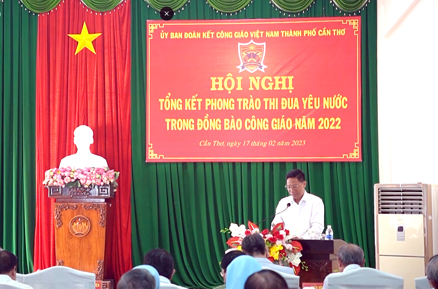 Ông Nguyễn Thực Hiện, Phó Chủ tịch UBND thành phố, phát biểu tại hội nghị.