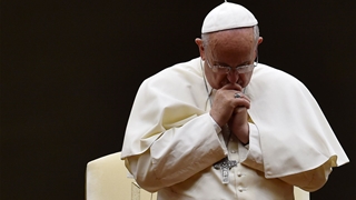 Hay cầu nguyện nhiều cho Đức Giáo hoàng