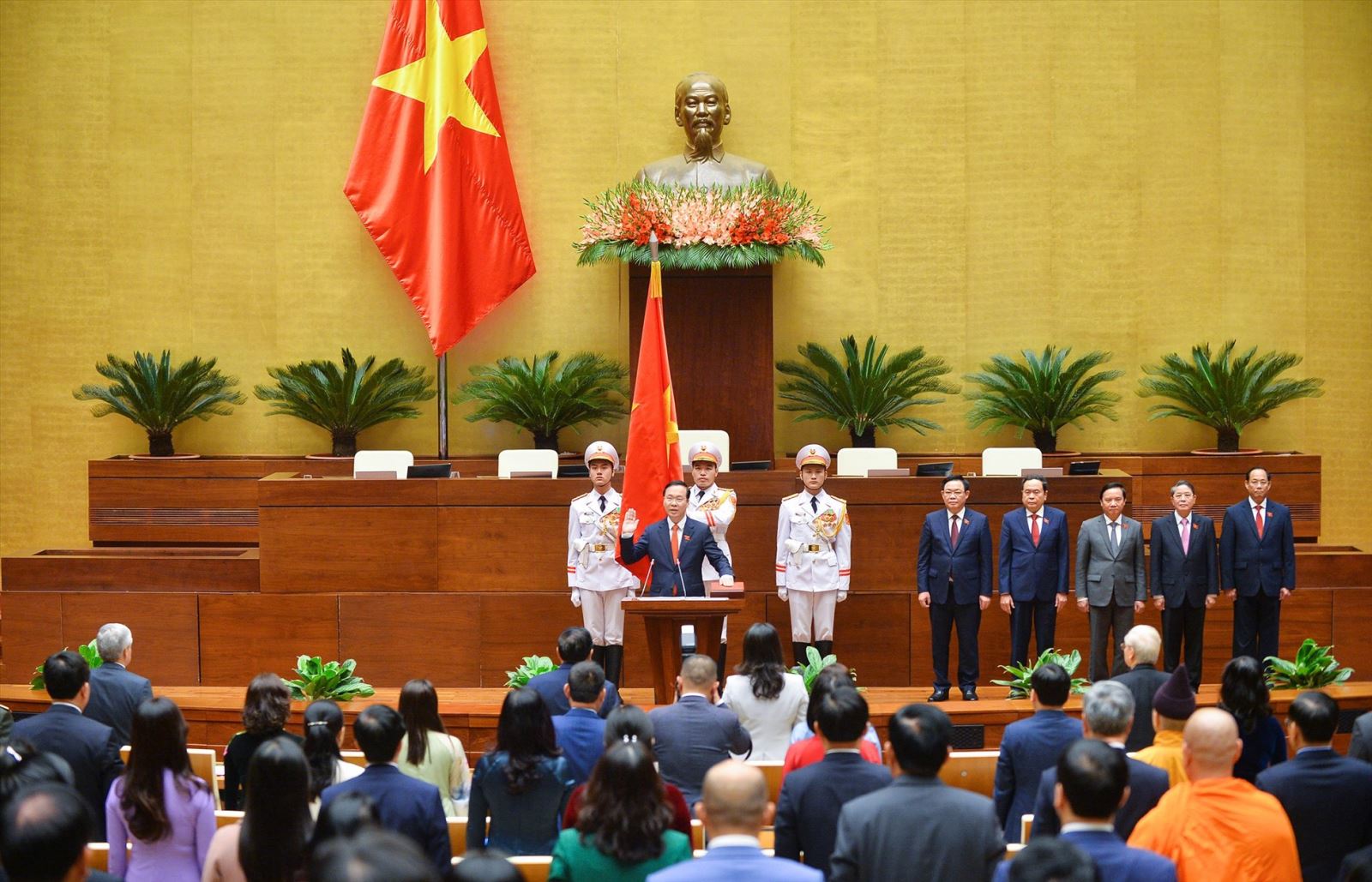Tân Chủ tịch nước Võ Văn Thưởng tuyên thệ trước Quốc hội.