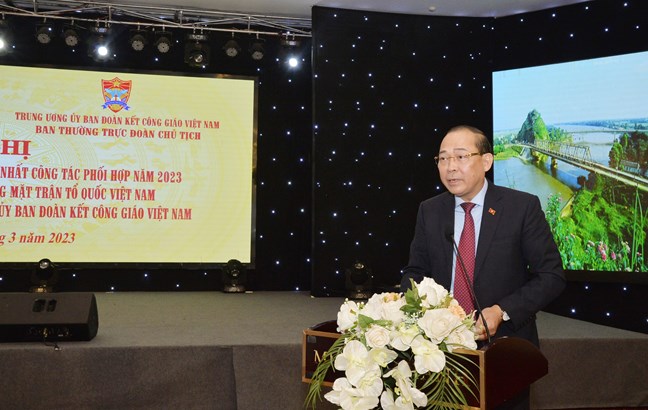 Phó Chủ tịch Ủy ban Trung ương MTTQ Việt Nam Hoàng Công Thủy phát biểu tại Hội nghị 