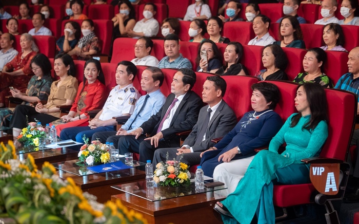 Phó Chủ tịch Thường trực Quốc hội Trần Thanh Mẫn và các đại biểu dự chương trình