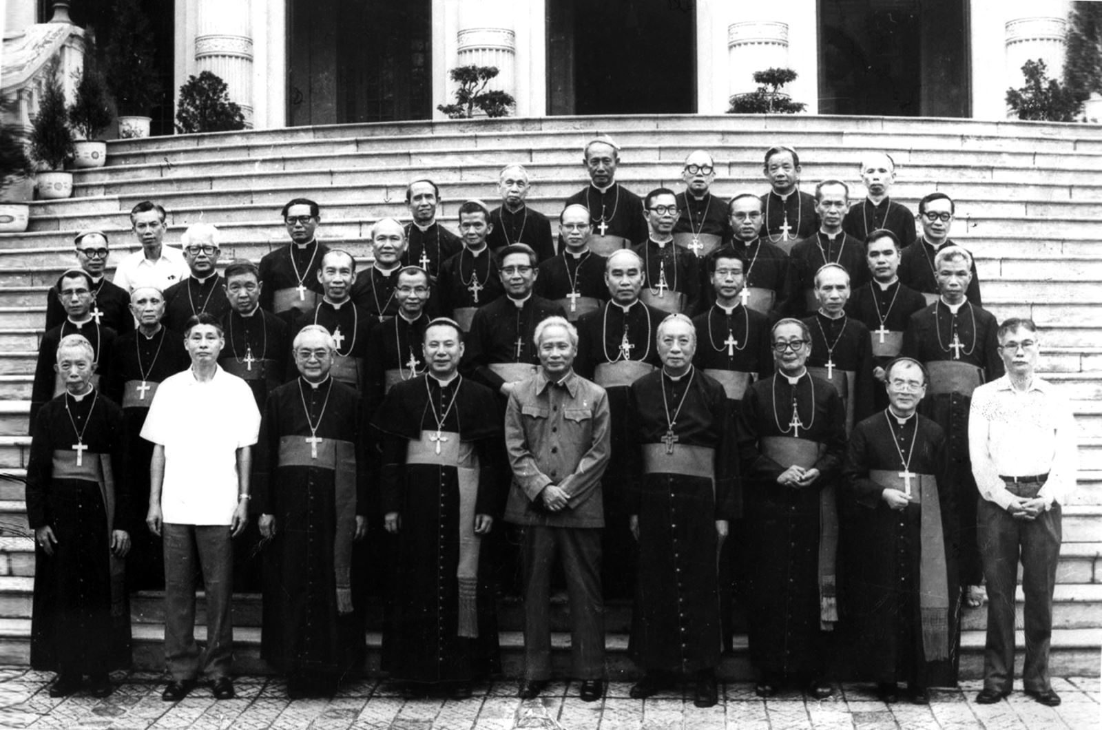 Hội nghị các Giám mục toàn quốc, tổ chức tại Hà Nội, Thủ đô Nước Cộng hòa Xã hội Chủ nghĩa Việt Nam, từ 24/4 đến 1/5/1980. 