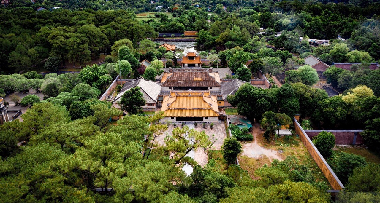 Lăng vua Tự Đức (Khiêm Lăng) là một di tích lịch sử trong quần thể di tích cố đô Huế. 