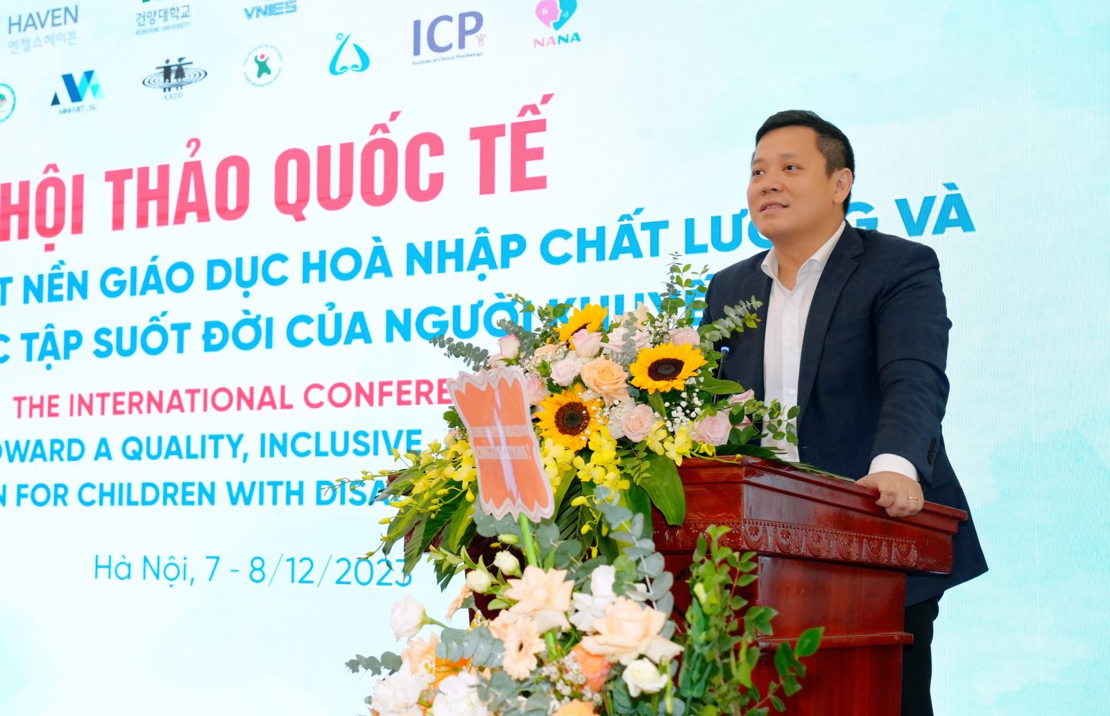 GS.TS Lê Anh Vinh- Viện trưởng Viện Khoa học Giáo dục Việt Nam phát biểu tại Hội thảo