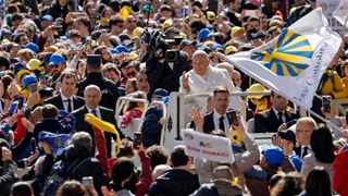 Đức Thánh Cha Phanxicô gặp gỡ 60.000 thành viên Công giáo Tiến hành của Ý